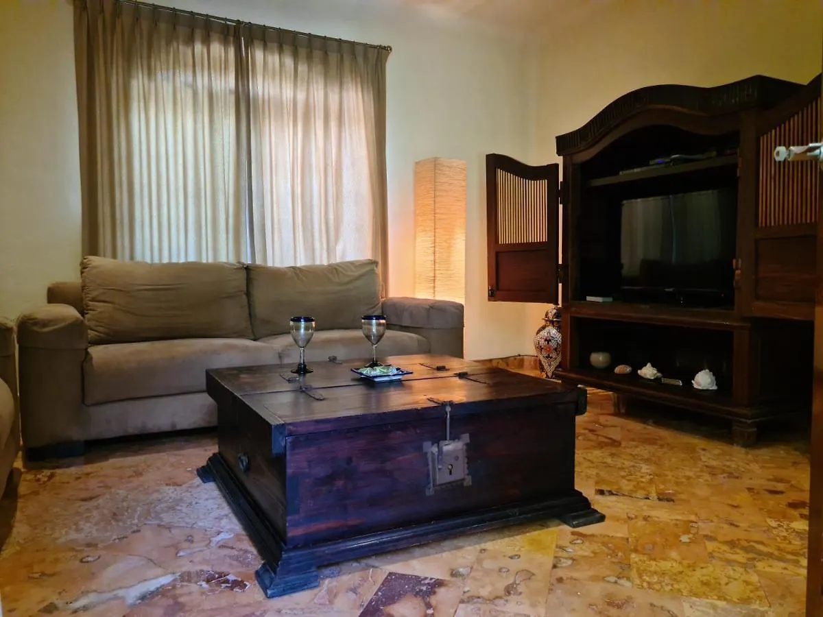 Luxury Villa Steps To The Beach & 5Ta Av, Amazing Playa del Carmen 0*,