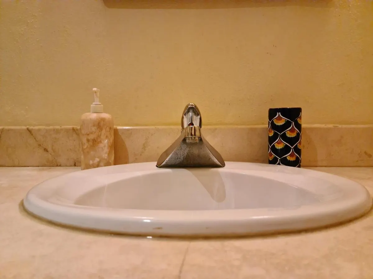 Luxury Villa Steps To The Beach & 5Ta Av, Amazing Playa del Carmen