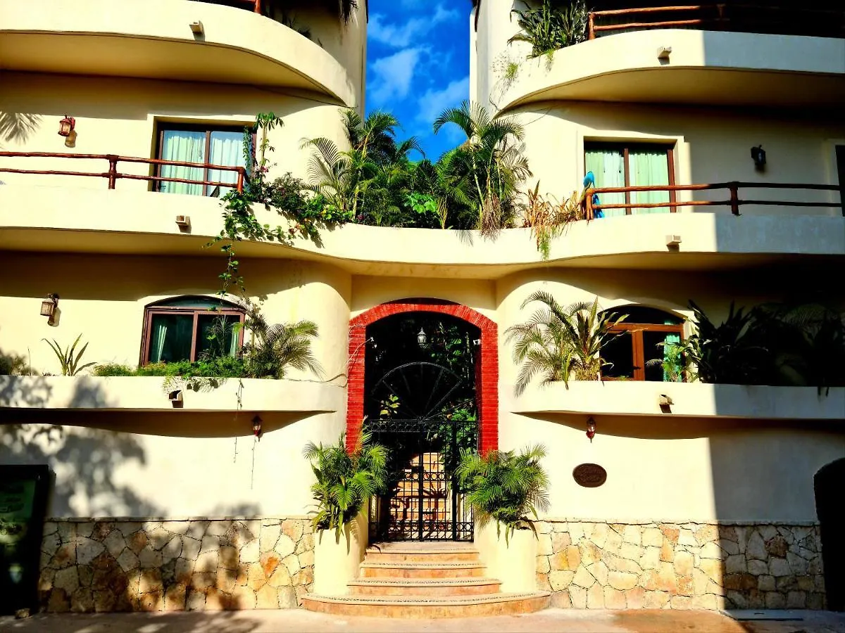 Luxury Villa Steps To The Beach & 5Ta Av, Amazing Playa del Carmen